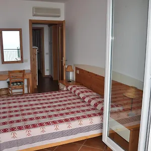 Residenza Turistico Alberghiera Le Poste Del Pianone Apartment